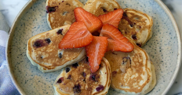 Blueberry pancakes<div class="yasr-vv-stars-title-container"><div class='yasr-stars-title yasr-rater-stars'
                          id='yasr-visitor-votes-readonly-rater-eaf4d6895a2c6'
                          data-rating='5'
                          data-rater-starsize='16'
                          data-rater-postid='544'
                          data-rater-readonly='true'
                          data-readonly-attribute='true'
                      ></div><span class='yasr-stars-title-average'>5 (1)</span></div>