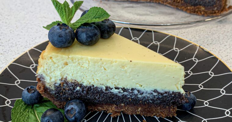 Cheesecake with poppy seeds